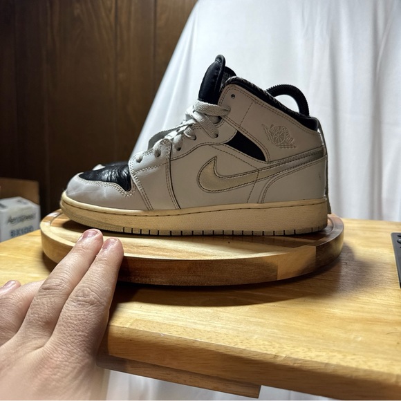 Jordan Shoes - NIKE AIR JORDAN 1 MID PURE PLATINUM. kids 5.5= women’s 7
